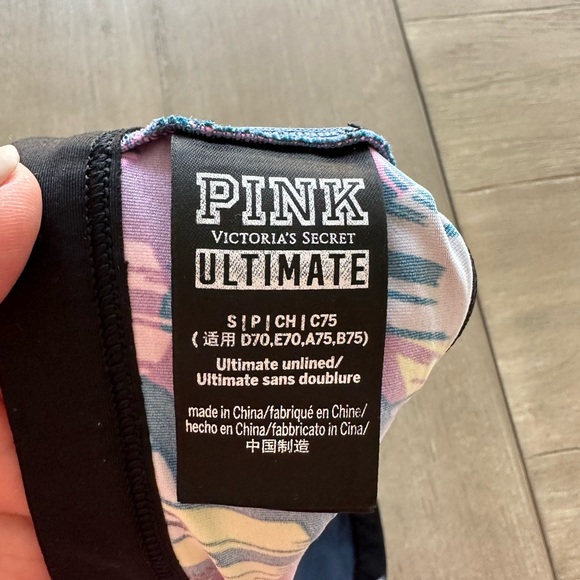 Victoria’s Secret PINK Sports Bra - Picture 3 of 3